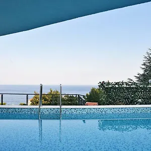  Appartement In Ziza, Rooftop Swimming Pool